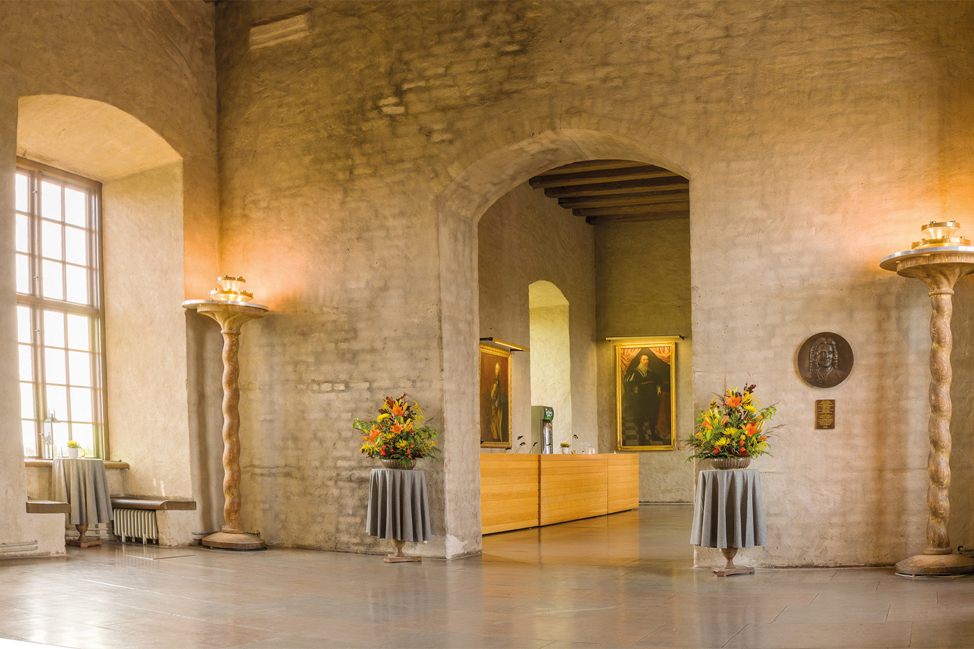 Du kan hyra Rikssalen i Uppsala slott för fester, jubileum och andra event.
